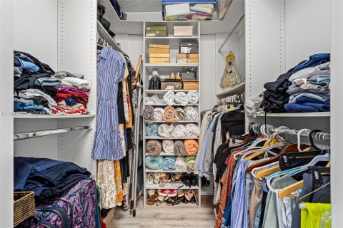 Купить кондоминиум в Пемброк-Пайнс, Флорида 2 спальни, 97.73м2, № 2002340 - фото 22