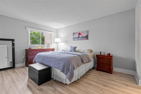 Купить кондоминиум в Пемброк-Пайнс, Флорида 2 спальни, 97.73м2, № 2002340 - фото 17