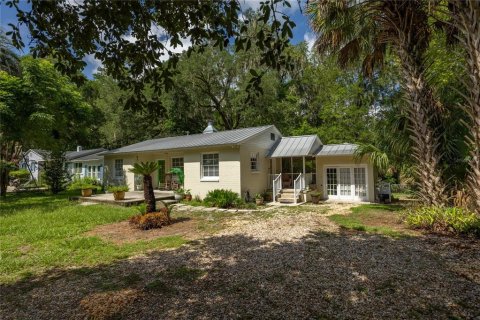 House in Gainesville, Florida 2 bedrooms, 117.15 sq.m. № 2291877