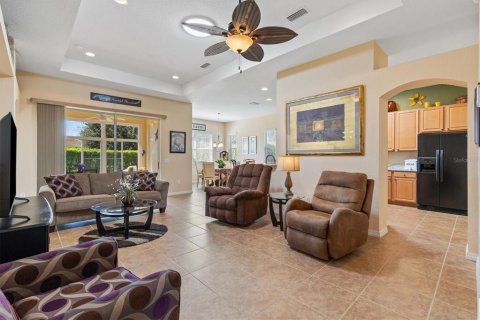 House in Oxford, Florida 3 bedrooms, 174.47 sq.m. № 2389465 - photo 13