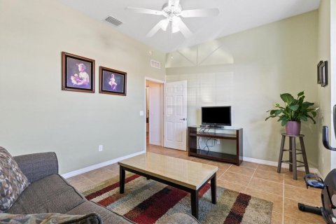 House in Oxford, Florida 3 bedrooms, 174.47 sq.m. № 2389465 - photo 23