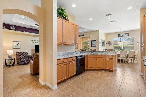 House in Oxford, Florida 3 bedrooms, 174.47 sq.m. № 2389465 - photo 8