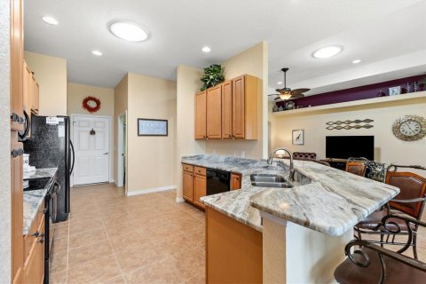 House in Oxford, Florida 3 bedrooms, 174.47 sq.m. № 2389465 - photo 7
