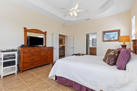 House in Oxford, Florida 3 bedrooms, 174.47 sq.m. № 2389465 - photo 17