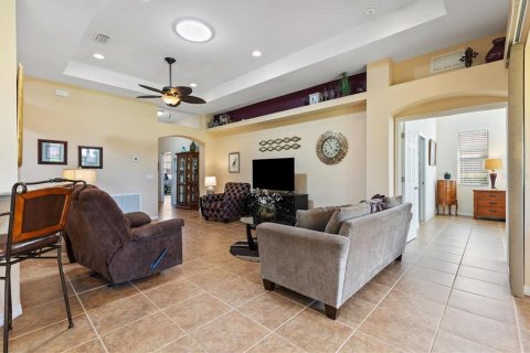 House in Oxford, Florida 3 bedrooms, 174.47 sq.m. № 2389465 - photo 14