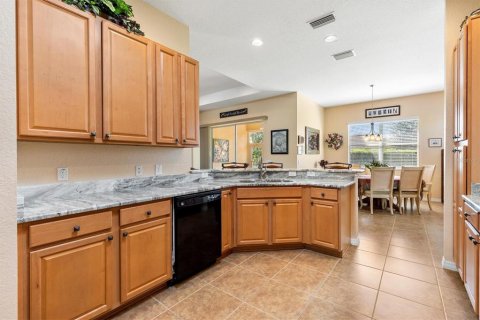 House in Oxford, Florida 3 bedrooms, 174.47 sq.m. № 2389465 - photo 10