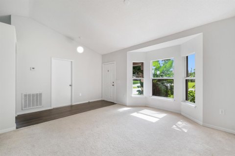 House in Port St. Lucie, Florida 4 bedrooms, 158.86 sq.m. № 2186768 - photo 14
