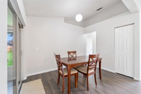 House in Port St. Lucie, Florida 4 bedrooms, 158.86 sq.m. № 2186768 - photo 20