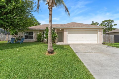 House in Port St. Lucie, Florida 4 bedrooms, 158.86 sq.m. № 2186768 - photo 3