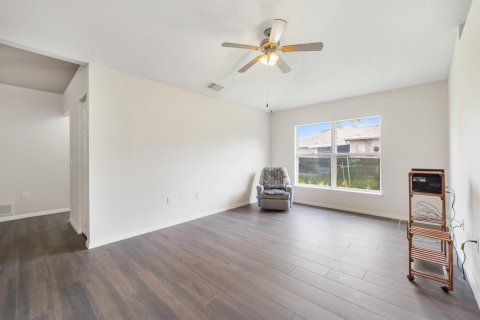 House in Port St. Lucie, Florida 4 bedrooms, 158.86 sq.m. № 2186768 - photo 17