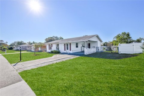 Villa ou maison à vendre à Spring Hill, Floride: 2 chambres, 82.13 m2 № 2142577 - photo 6