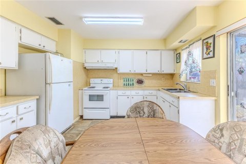 Villa ou maison à vendre à Spring Hill, Floride: 2 chambres, 82.13 m2 № 2142577 - photo 13