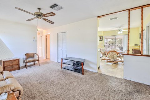 Villa ou maison à vendre à Spring Hill, Floride: 2 chambres, 82.13 m2 № 2142577 - photo 9