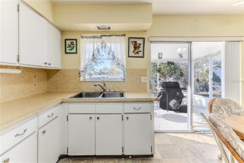 Villa ou maison à vendre à Spring Hill, Floride: 2 chambres, 82.13 m2 № 2142577 - photo 12