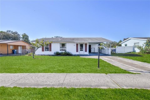 Villa ou maison à vendre à Spring Hill, Floride: 2 chambres, 82.13 m2 № 2142577 - photo 4