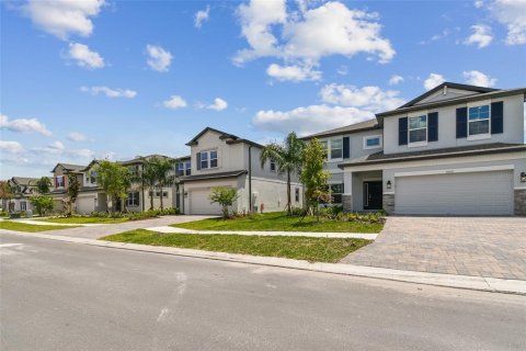 House in Tampa, Florida 5 bedrooms, 448.72 sq.m. № 1827211 - photo 5