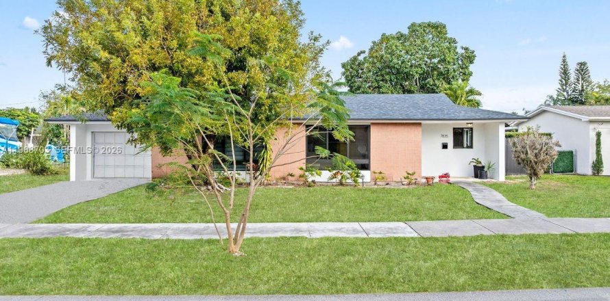 Casa en Hialeah, Florida 4 dormitorios, 176.98 m2 № 2031715