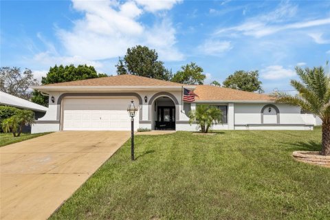 Villa ou maison à vendre à Spring Hill, Floride: 3 chambres, 182.92 m2 № 1899885 - photo 1