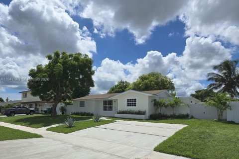 Casa en venta en Miami, Florida, 4 dormitorios, 148.83 m2 № 2003130 - foto 3
