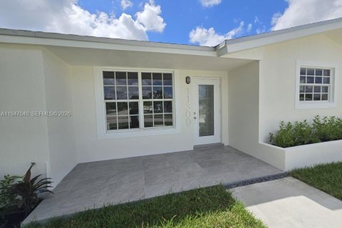 Casa en venta en Miami, Florida, 4 dormitorios, 148.83 m2 № 2003130 - foto 7