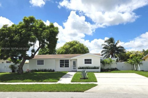 Casa en venta en Miami, Florida, 4 dormitorios, 148.83 m2 № 2003130 - foto 2