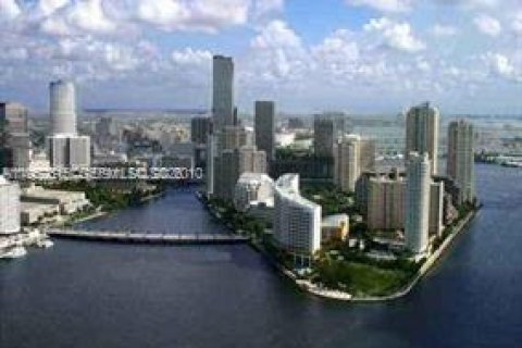 Condominio en alquiler en Miami, Florida, 1 dormitorio, 72.46 m2 № 2010380 - foto 23
