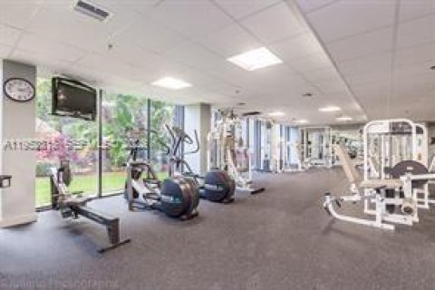 Condominio en alquiler en Miami, Florida, 1 dormitorio, 72.46 m2 № 2010380 - foto 17