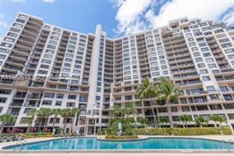 Condominio en alquiler en Miami, Florida, 1 dormitorio, 72.46 m2 № 2010380 - foto 12