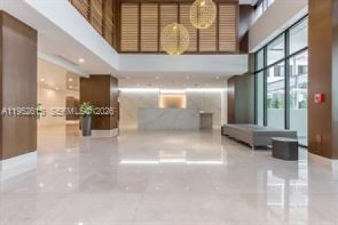 Condominio en alquiler en Miami, Florida, 1 dormitorio, 72.46 m2 № 2010380 - foto 13