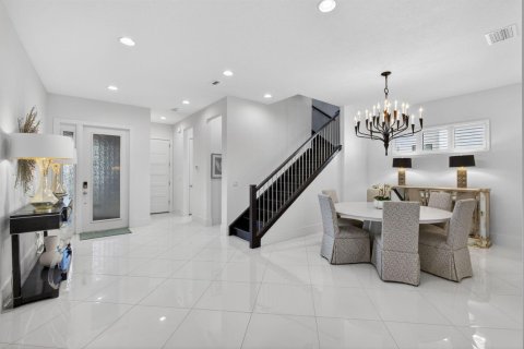 House in Palm Beach Gardens, Florida 3 bedrooms, 293.76 sq.m. № 2187355 - photo 25