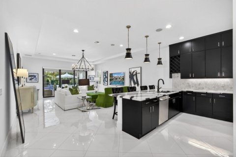 House in Palm Beach Gardens, Florida 3 bedrooms, 293.76 sq.m. № 2187355 - photo 12