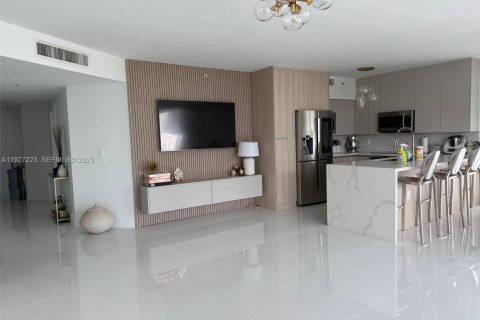 Condo in Sunny Isles Beach, Florida, 3 bedrooms  № 2076802