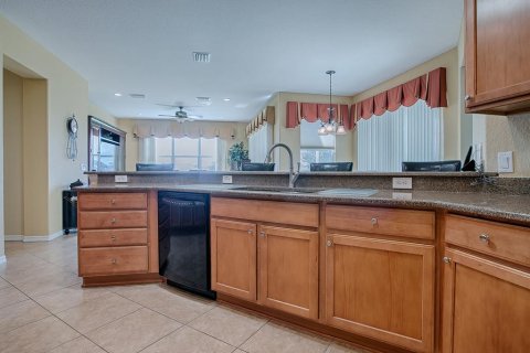 Купить виллу или дом в Саммерфилд, Флорида 8 комнат, 224.17м2, № 1442123 - фото 2