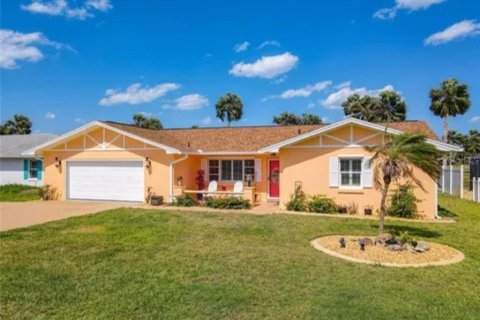 House in Flagler Beach, Florida 3 bedrooms, 157.19 sq.m. № 1786217 - photo 1