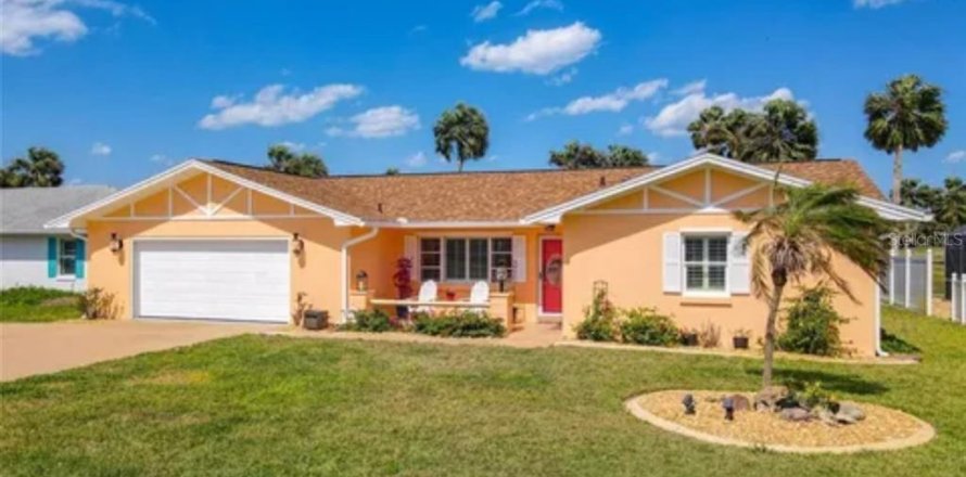 House in Flagler Beach, Florida 3 bedrooms, 157.19 sq.m. № 1786217