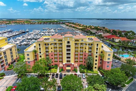 Condo in Palmetto, Florida, 2 bedrooms  № 2228435 - photo 2