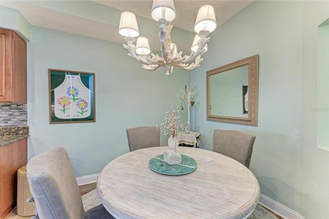 Condo in Palmetto, Florida, 2 bedrooms  № 2228435 - photo 26