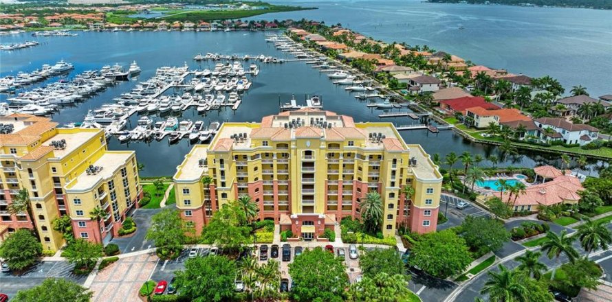Condo in Palmetto, Florida, 2 bedrooms  № 2228435
