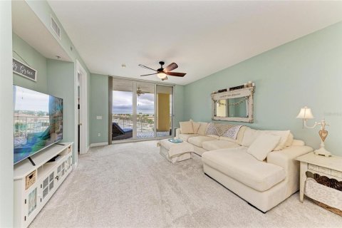 Condo in Palmetto, Florida, 2 bedrooms  № 2228435 - photo 17