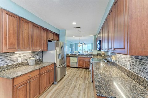 Condo in Palmetto, Florida, 2 bedrooms  № 2228435 - photo 24