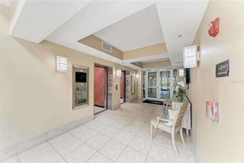 Condo in Palmetto, Florida, 2 bedrooms  № 2228435 - photo 7