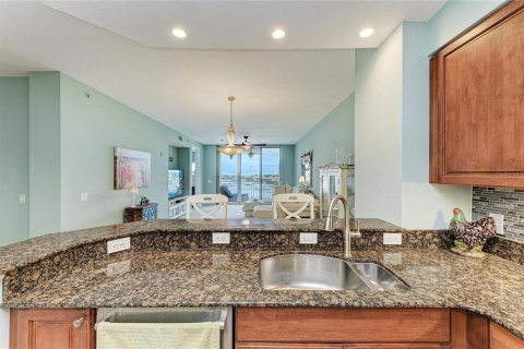 Condo in Palmetto, Florida, 2 bedrooms  № 2228435 - photo 23
