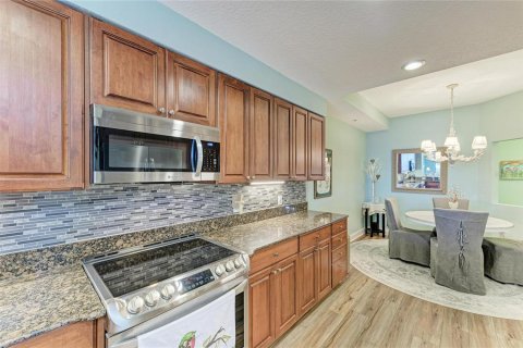 Condo in Palmetto, Florida, 2 bedrooms  № 2228435 - photo 22