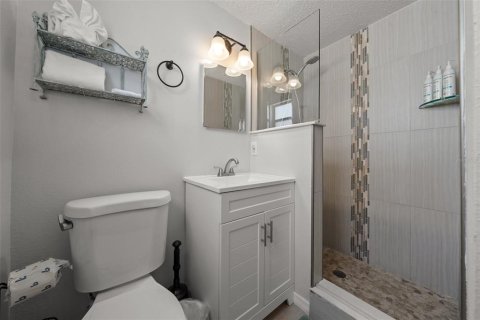 Commercial property in Holmes Beach, Florida 4 bedrooms, 161.46 sq.m. № 1687780 - photo 14