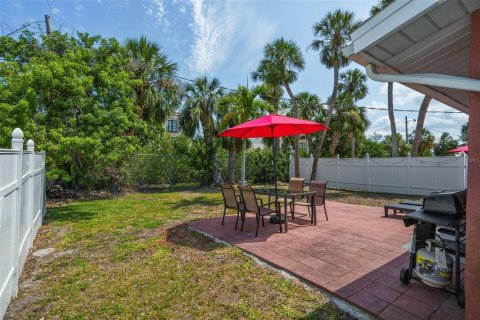Commercial property in Holmes Beach, Florida 4 bedrooms, 161.46 sq.m. № 1687780 - photo 20