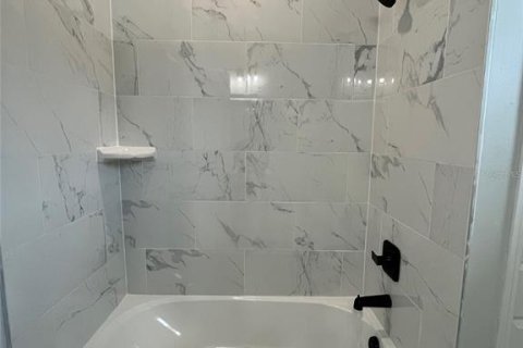 Casa en venta en Port Charlotte, Florida, 4 dormitorios, 155.52 m2 № 2235614 - foto 10