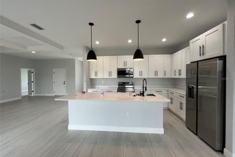 Casa en venta en Port Charlotte, Florida, 4 dormitorios, 155.52 m2 № 2235614 - foto 2