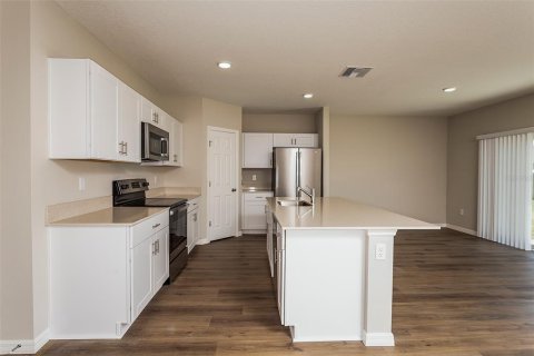 House in Lake Hamilton, Florida 4 bedrooms, 189.43 sq.m. № 1831152 - photo 4