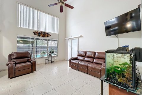 House in Orlando, Florida 3 bedrooms, 182.65 sq.m. № 1767965 - photo 25