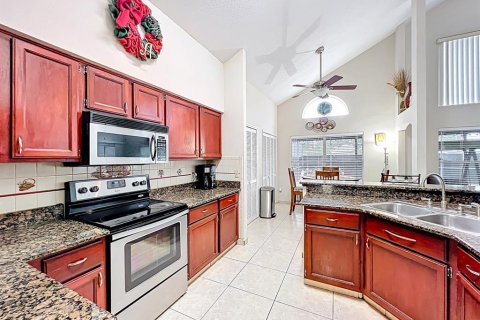 House in Orlando, Florida 3 bedrooms, 182.65 sq.m. № 1767965 - photo 13